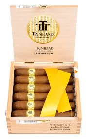 TRINIDAD MEDIA LUNA CIGAR