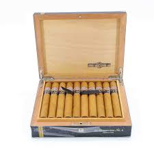 HOYO DE MONTERREY EPICURE NO. 2 RESERVA COSECHA 2012 CIGAR